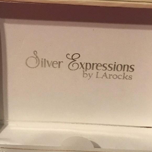 Silver Expressions by LArocks “Sisters” Necklace - Picture 4 of 6